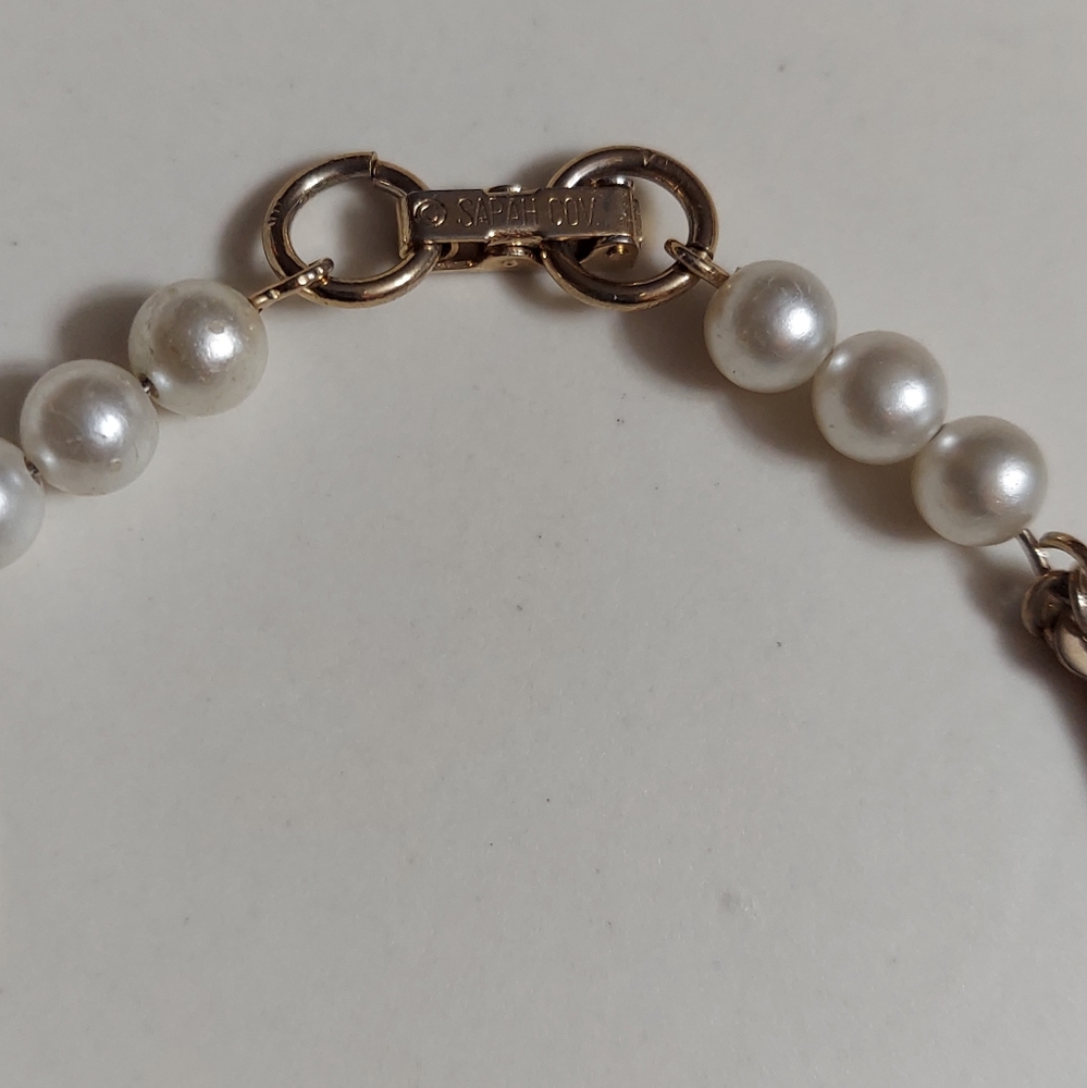 Sarah Coventry Gold Tone/Faux Pearl Bracelet - Picture 5 of 8
